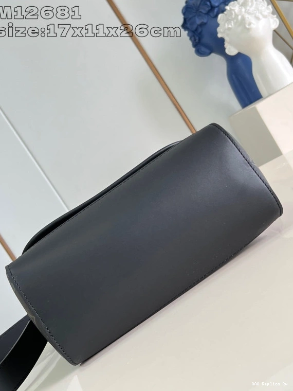 AAA Replica Ru Vuitton Pulse Louis Messenger 0714